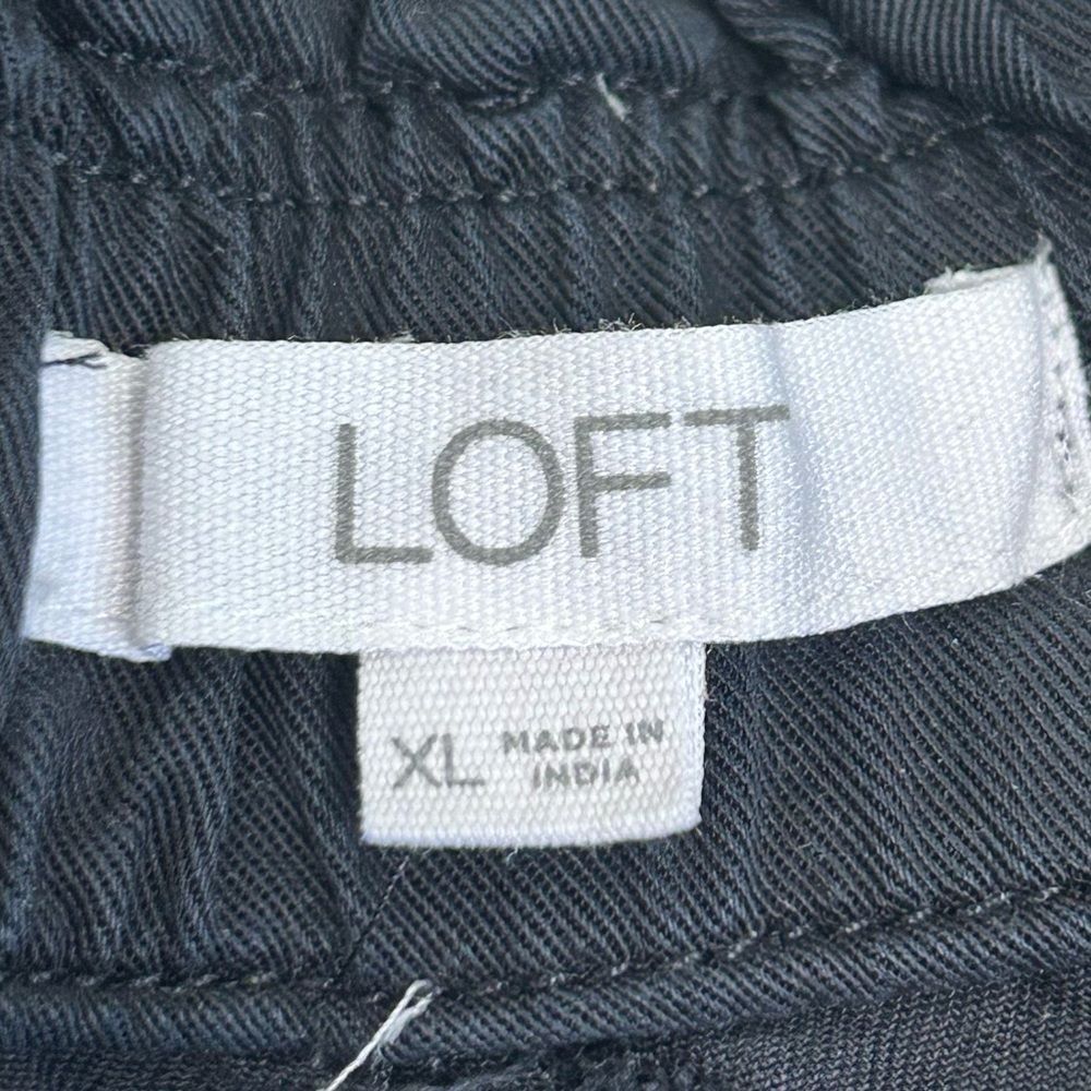 Loft black paperbag drawstring pull on shorts siz… - image 5